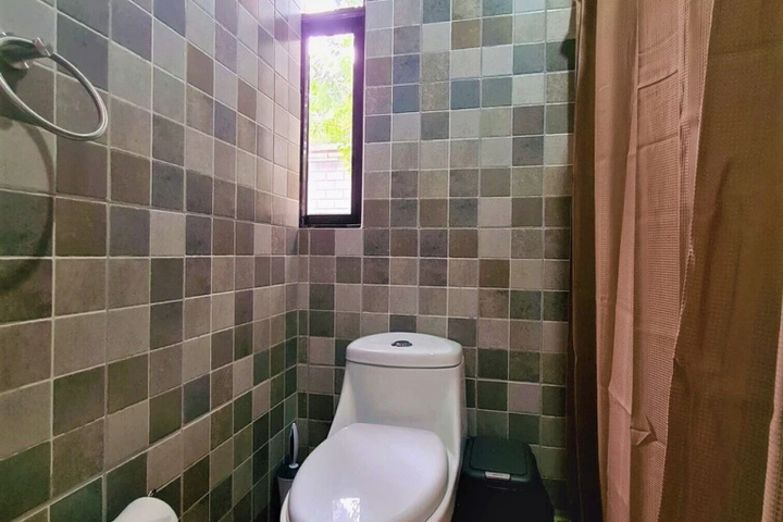 Room 7 of 17