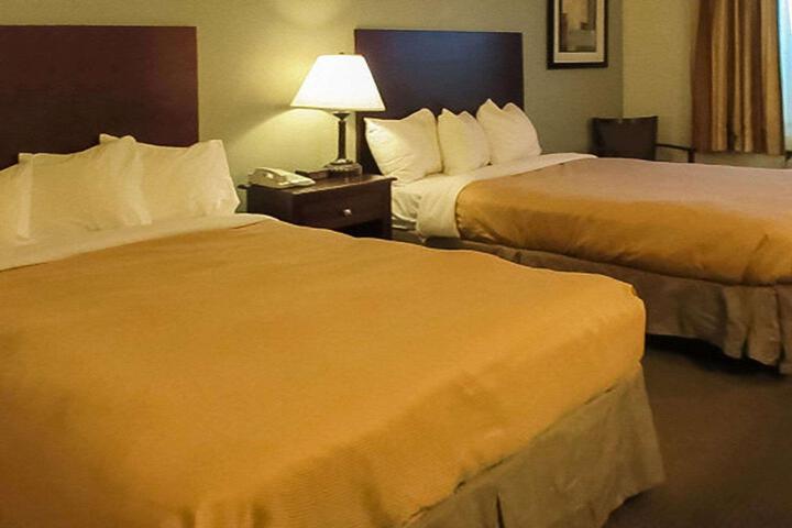 2 Double Beds (2 of 5)