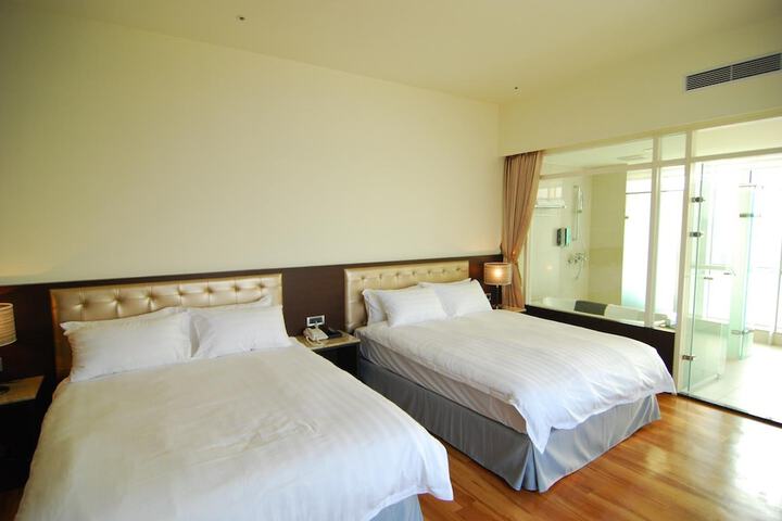 Room 13 of 51