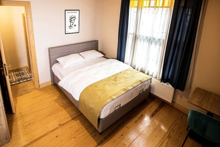 Room 16 of 42