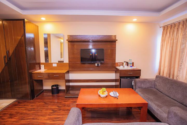 Room 34 of 80