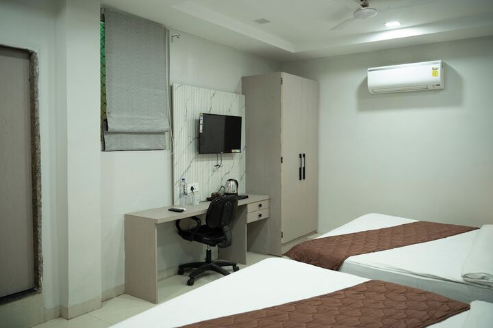Room 11 of 44