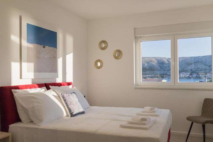 Room 13 of 70