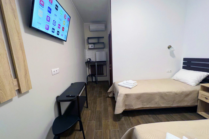 Room 4 of 7