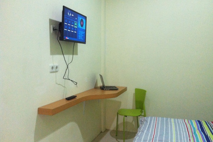 Room 10 of 27