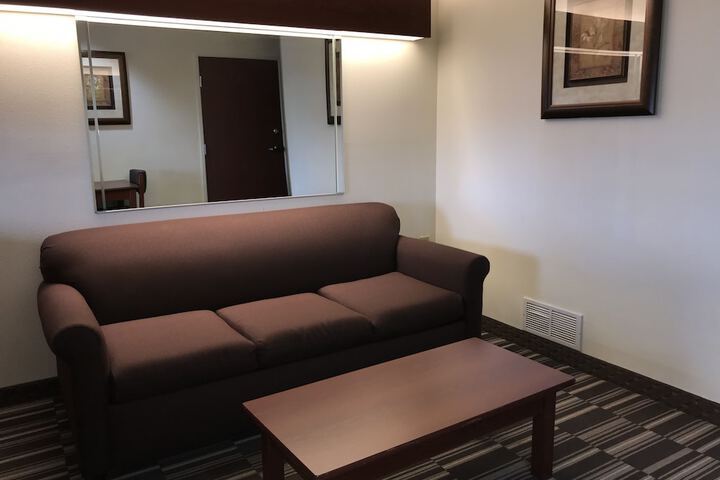 1 Queen Bed Accessible Room (15 of 54)