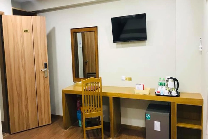 Room 4 of 34