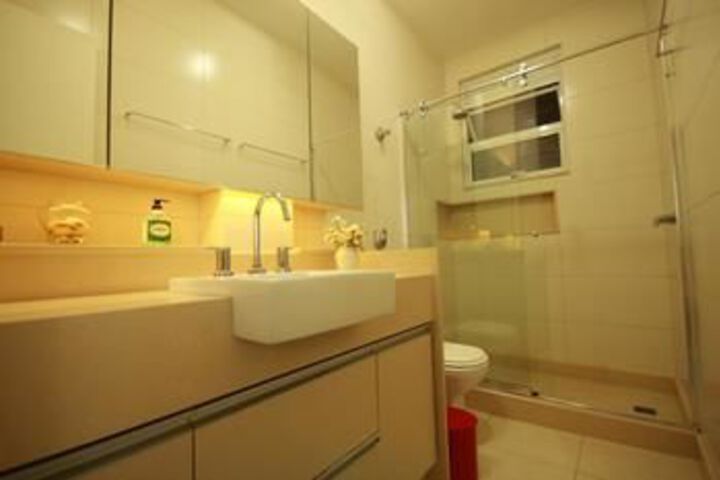 Room 5 of 35