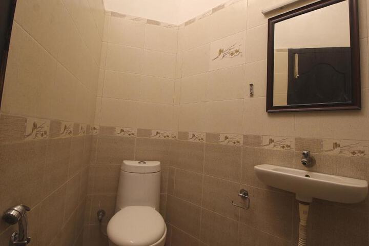 Room 8 of 27