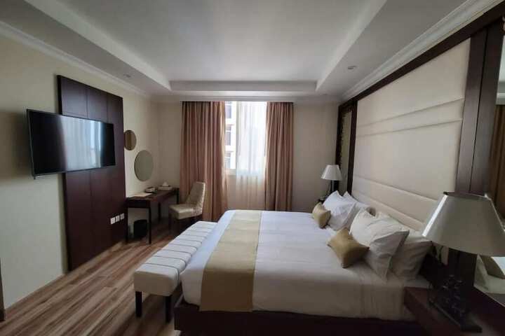 Room 3 of 17