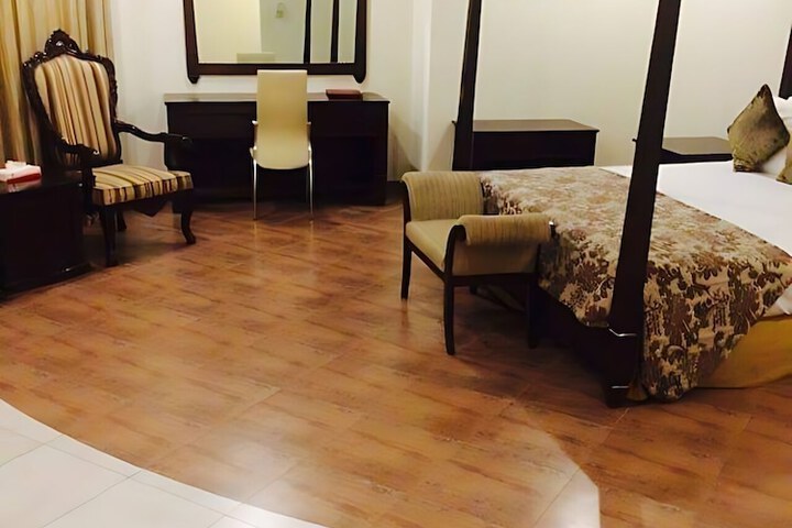 Room 26 of 61