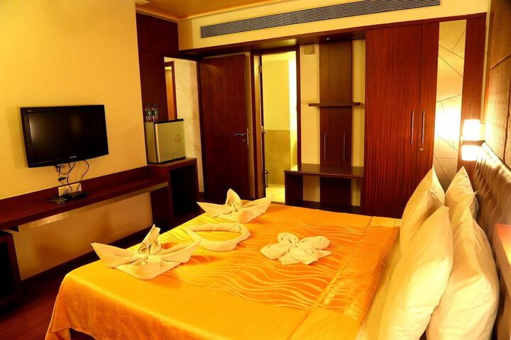 Room 4 of 39