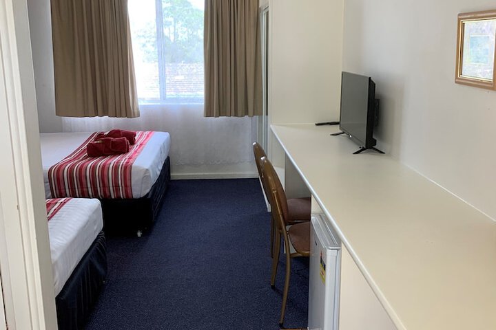 Room 9 of 28