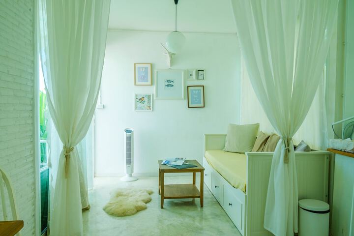Room 12 of 115