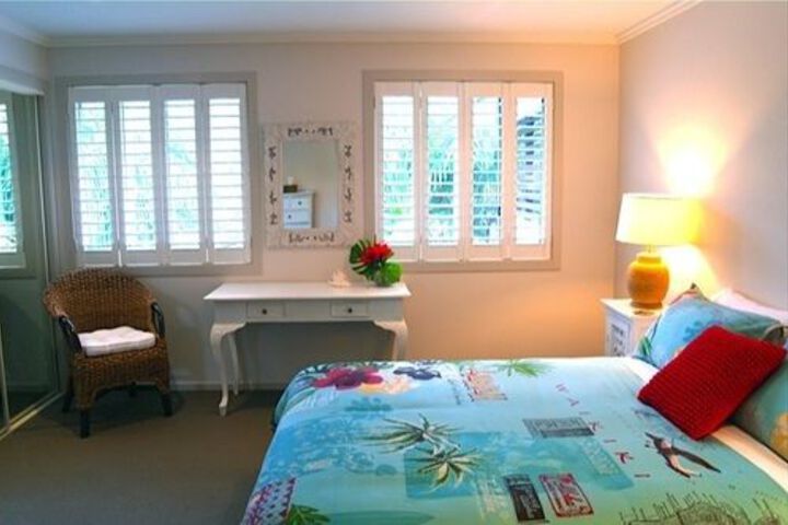 Room 5 of 16