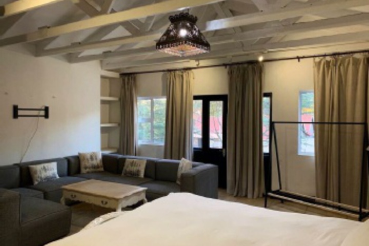 Room 105 of 216