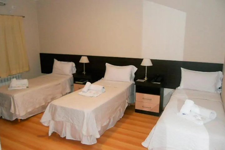 Room 6 of 18
