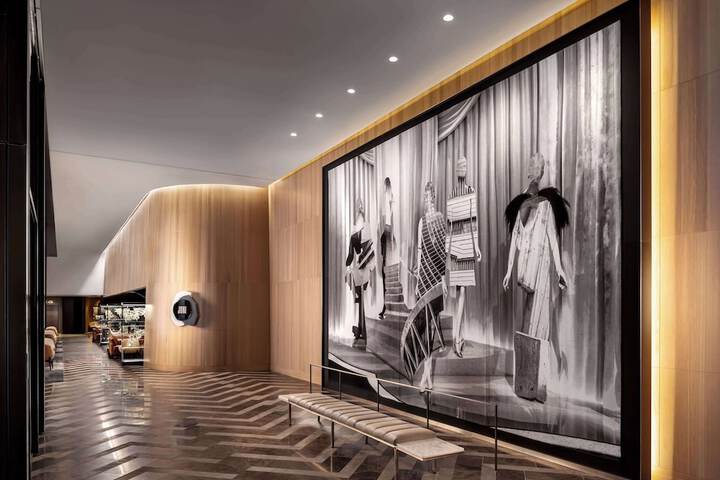 Hotel Interior 6 of 91