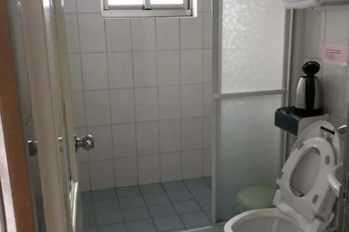 Room 7 of 15