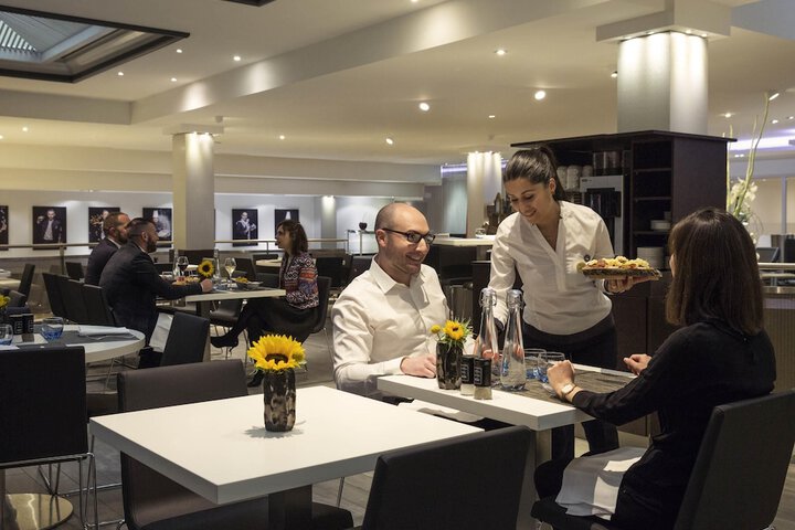 Dining 44 of 68