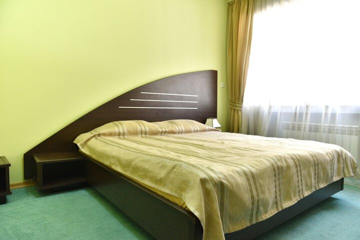 Room 6 of 30