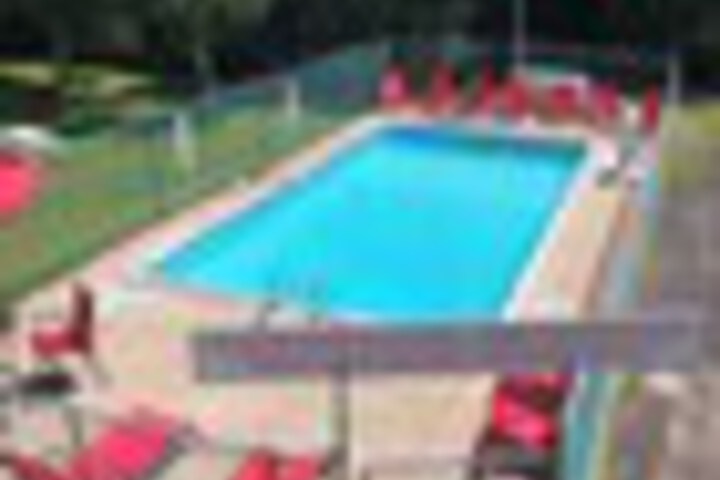 Pool 110 of 165