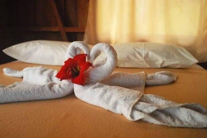 Room 4 of 9