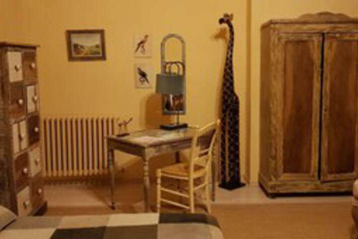 Room 34 of 40