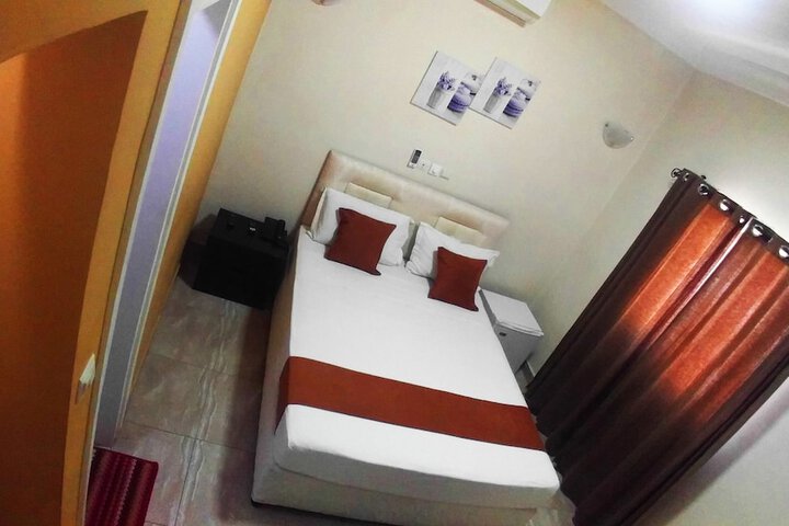Room 16 of 137