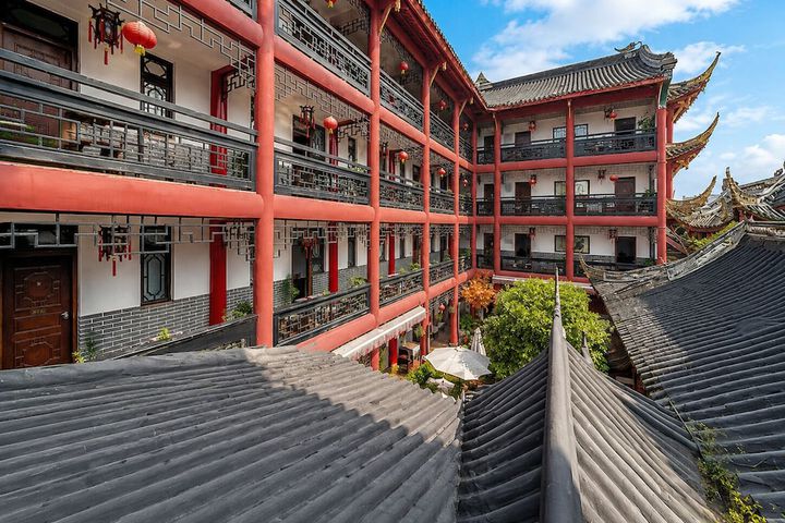 Hotel Exterior 104 of 137