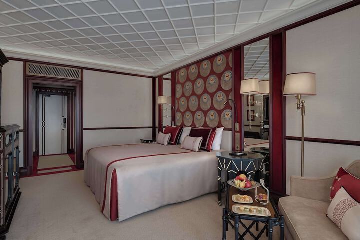 Room 34 of 318