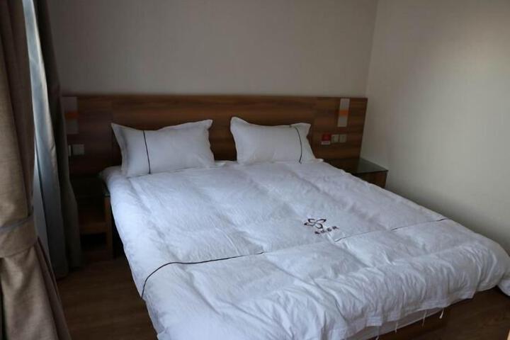 Room 49 of 142