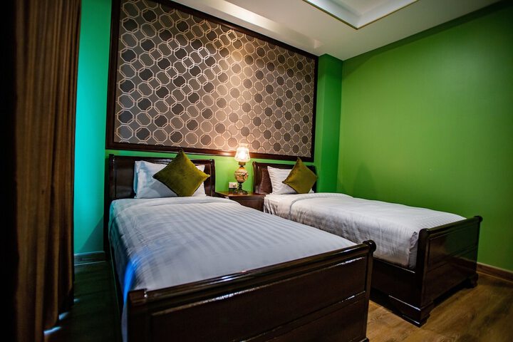 Room 8 of 34