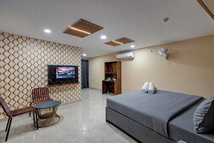 Room 8 of 35