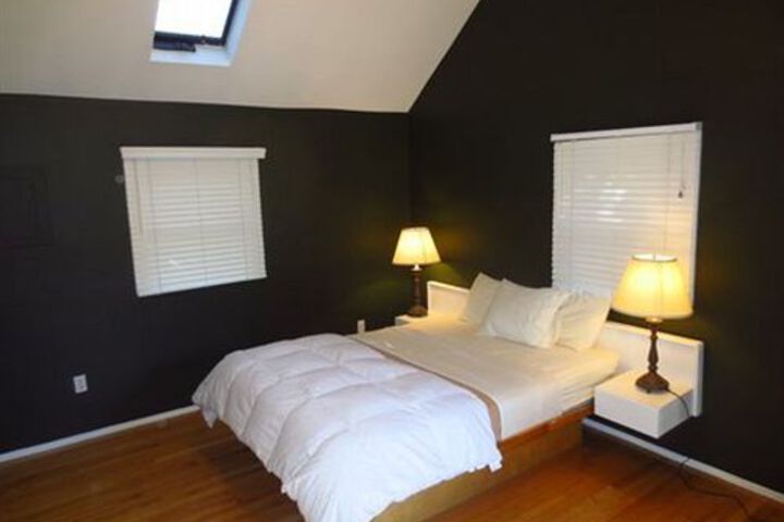 Room 3 of 9