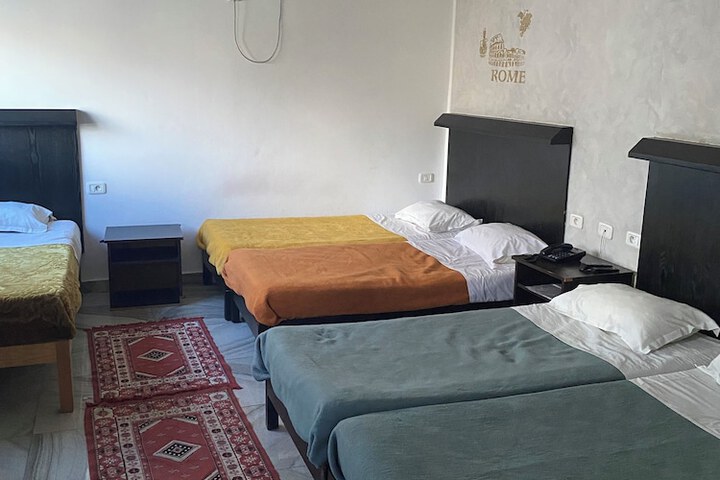Room 7 of 19