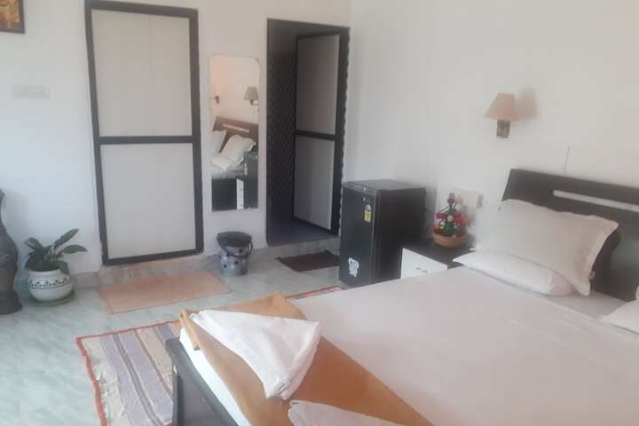 Room 16 of 37