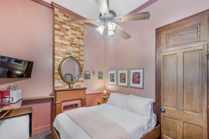 Room 12 of 40