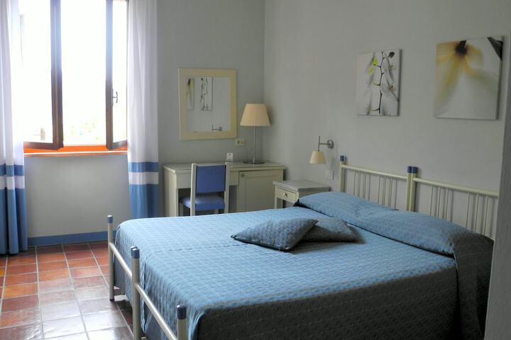 Room 8 of 53