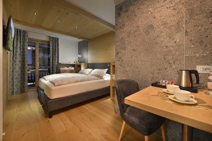 Room 31 of 211