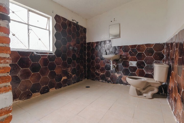 Room 150 of 210