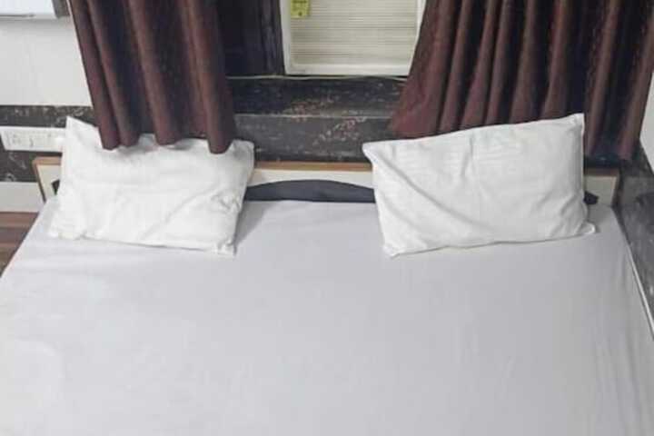 Room 2 of 43