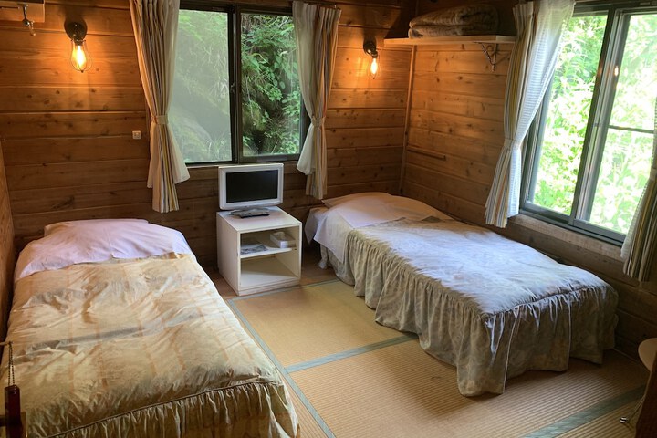 Room 3 of 48