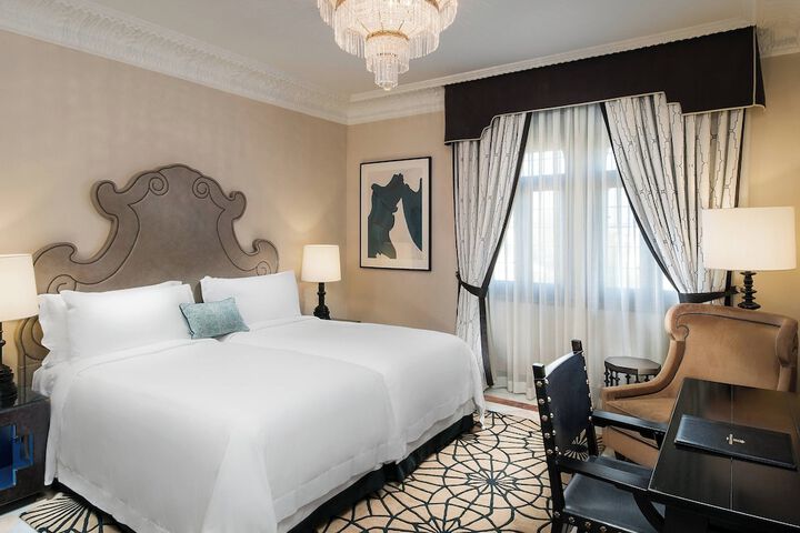 Room 49 of 210