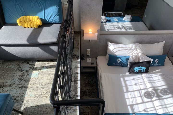 Room 14 of 194
