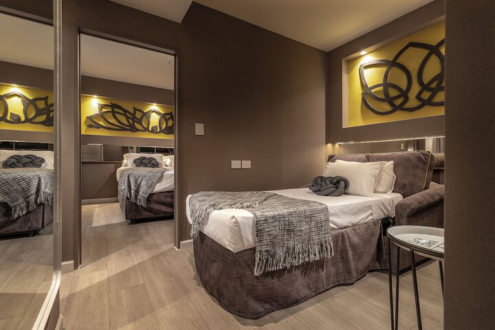 Room 14 of 27