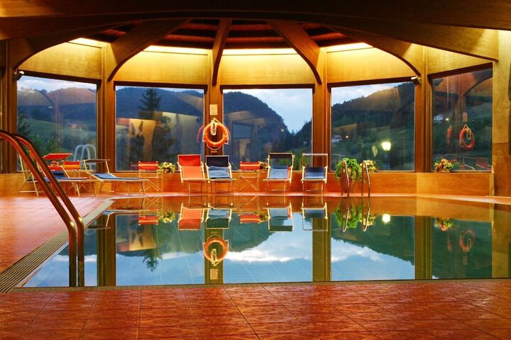 Pool 31 of 52