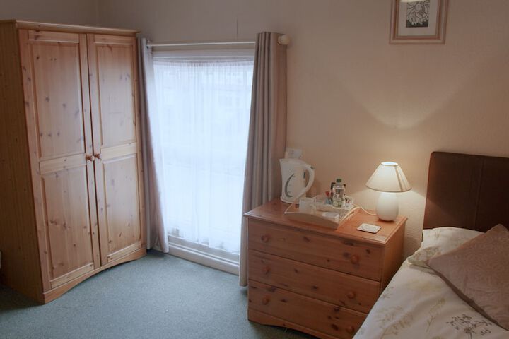 Room 4 of 31
