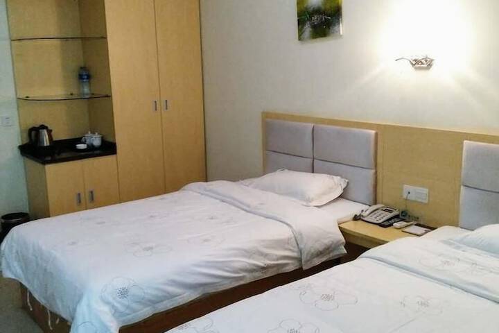 Room 12 of 26