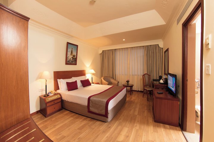 Room 15 of 30